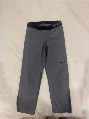 Nike Pro DriFit Women’s Cropped leggings